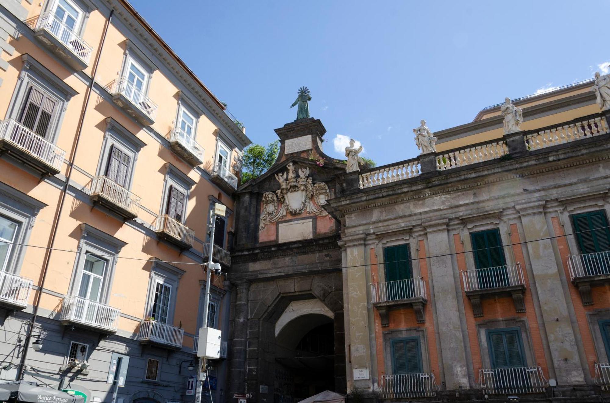 Suite Dante Naples Exterior photo